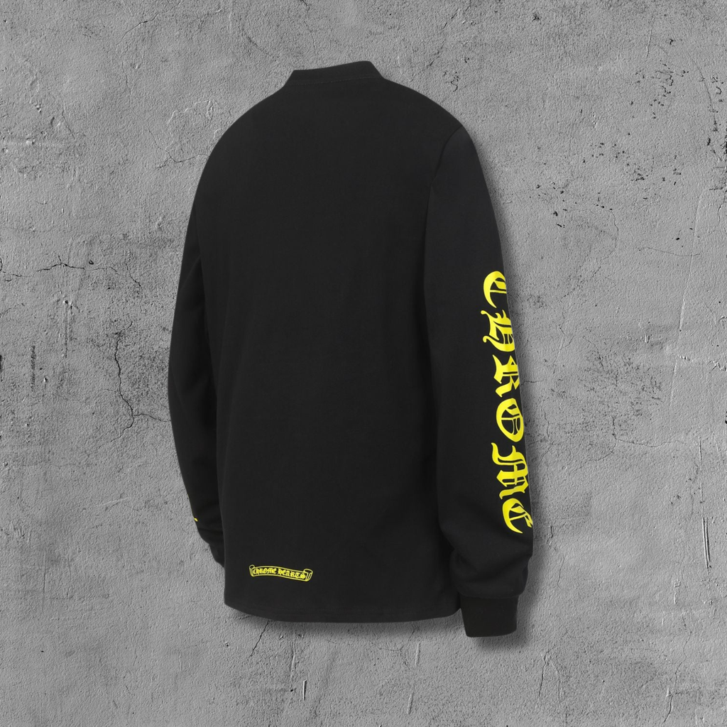 Yellow Typography Collar Black Long Sleeve™