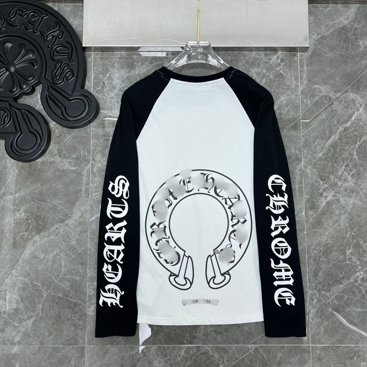 Big Horse Shoe Logo Black & White Long Sleeve™