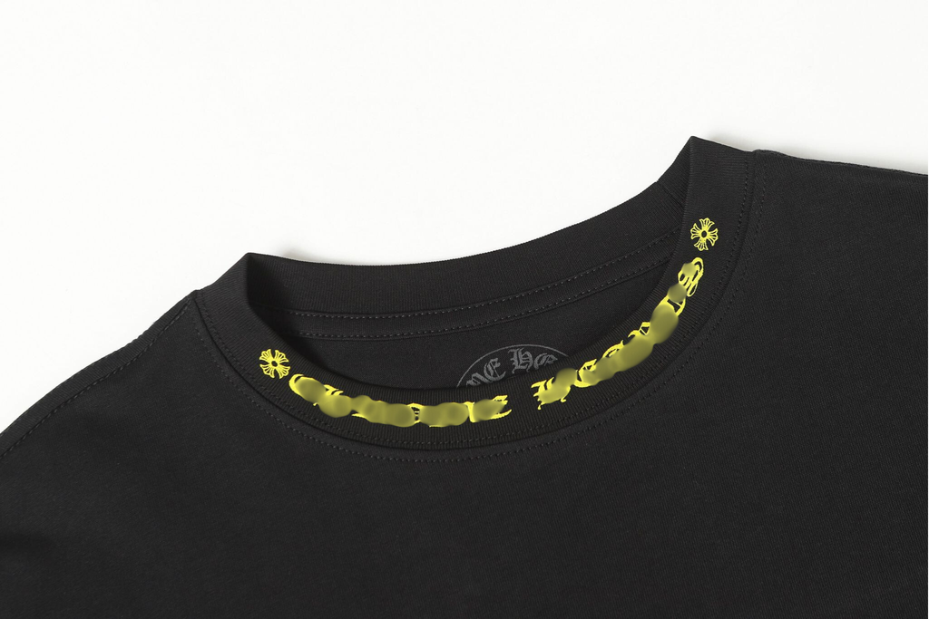 Yellow Typography Collar Black Long Sleeve™