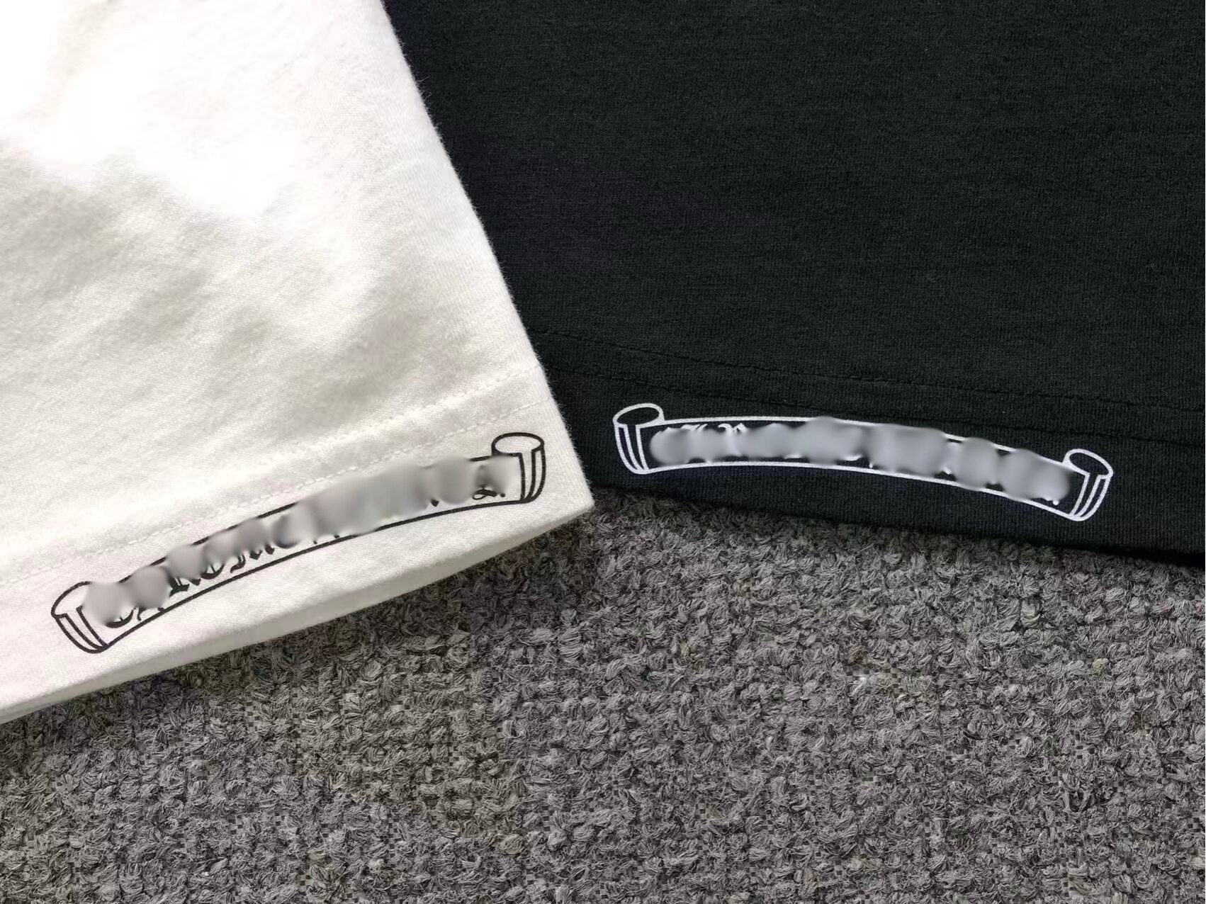 Dagger Crest Pocket White/Black T-Shirt™