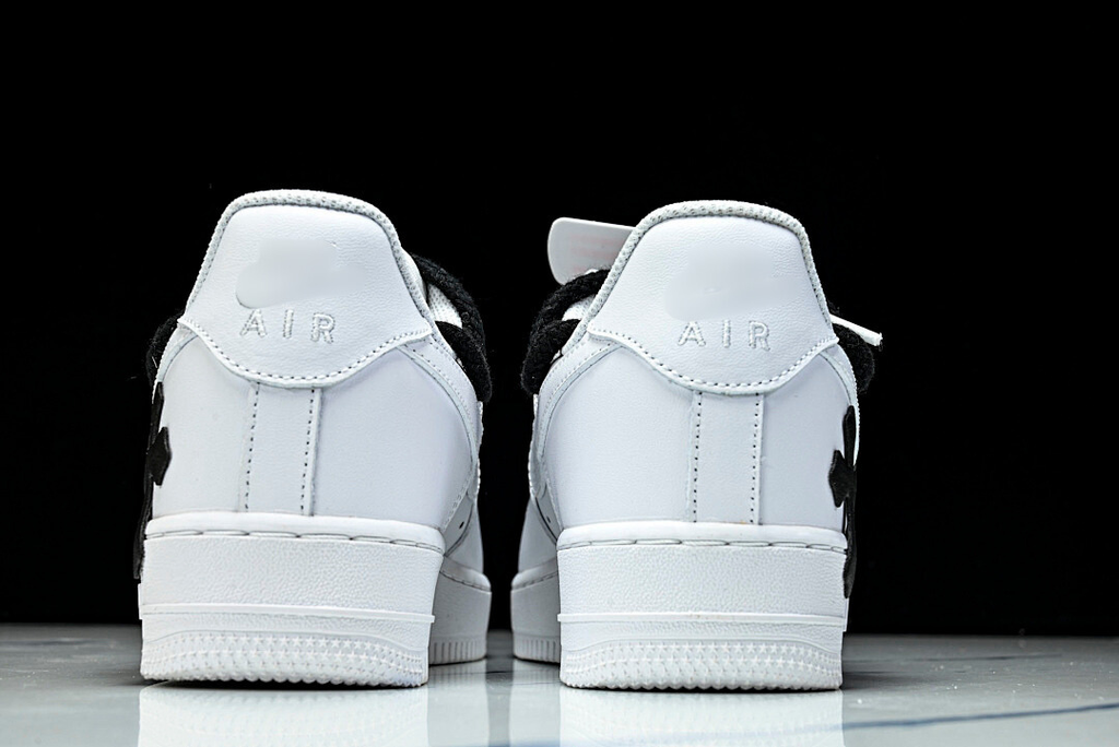 Black Crosses White AF1™