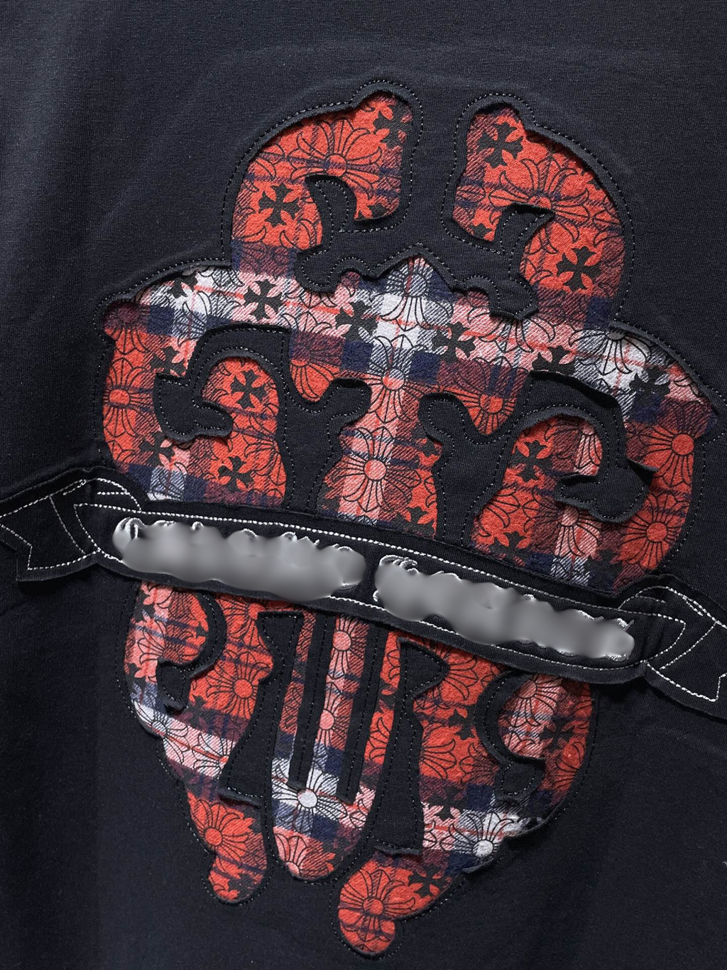 Checkered Dagger Crest Black T-Shirt™