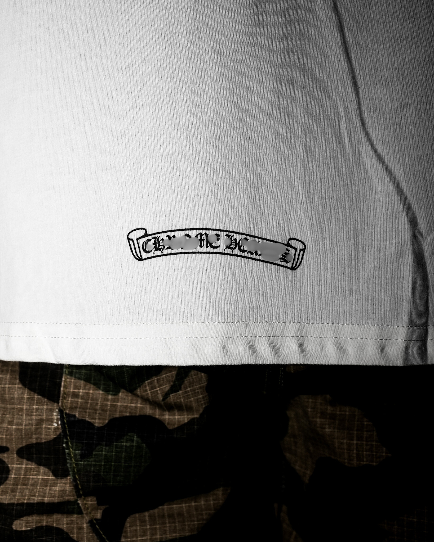 Black Dagger Crest Red & White Long Sleeve™