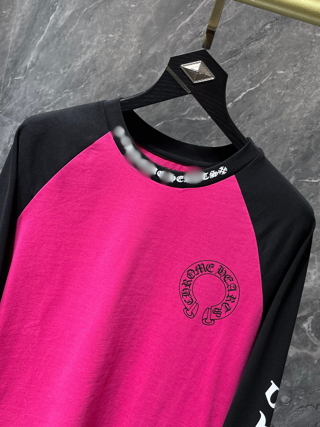 Big Horse Shoe Logo Hot Pink Long Sleeve™