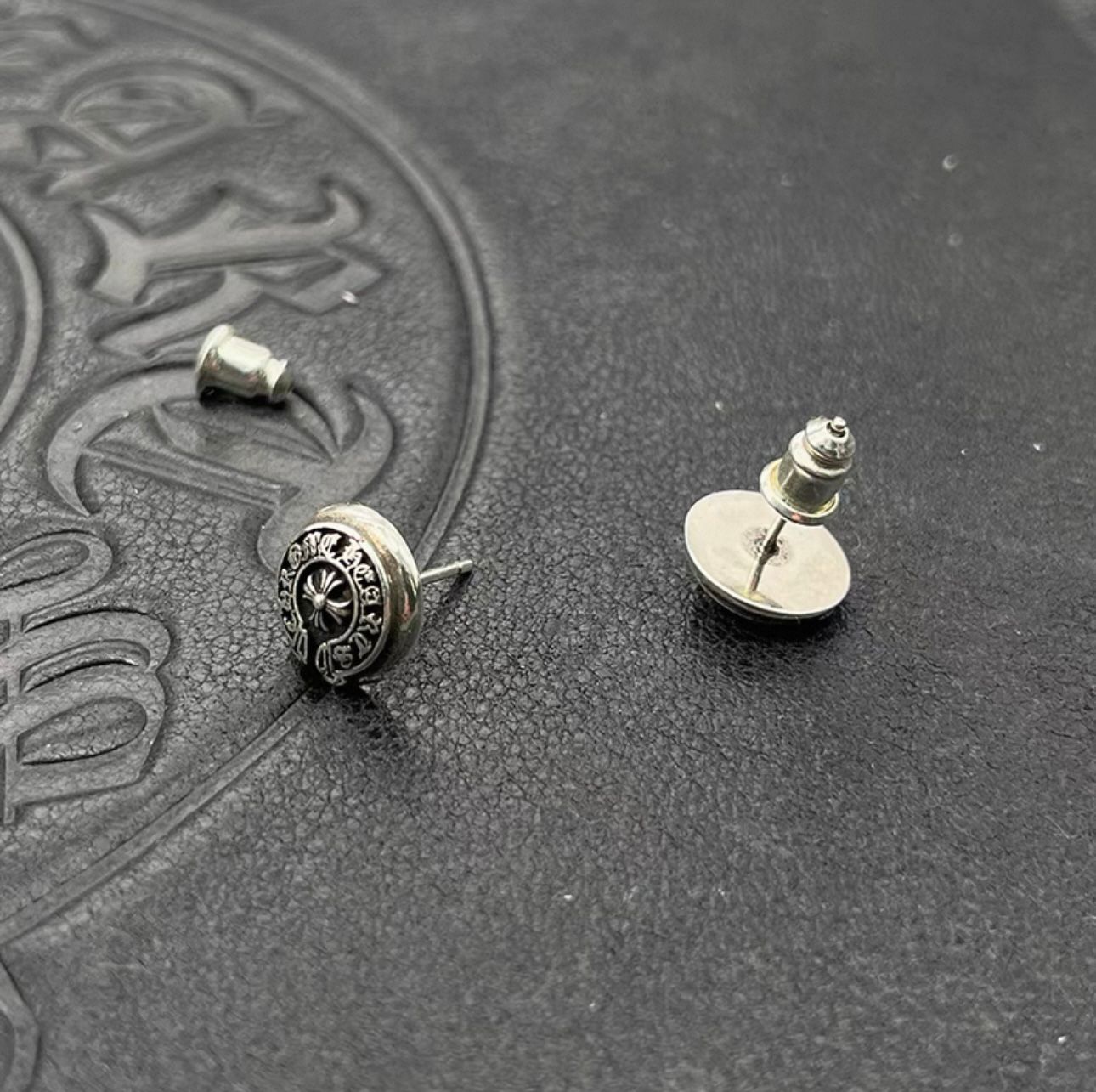 Horseshoe Earrings™