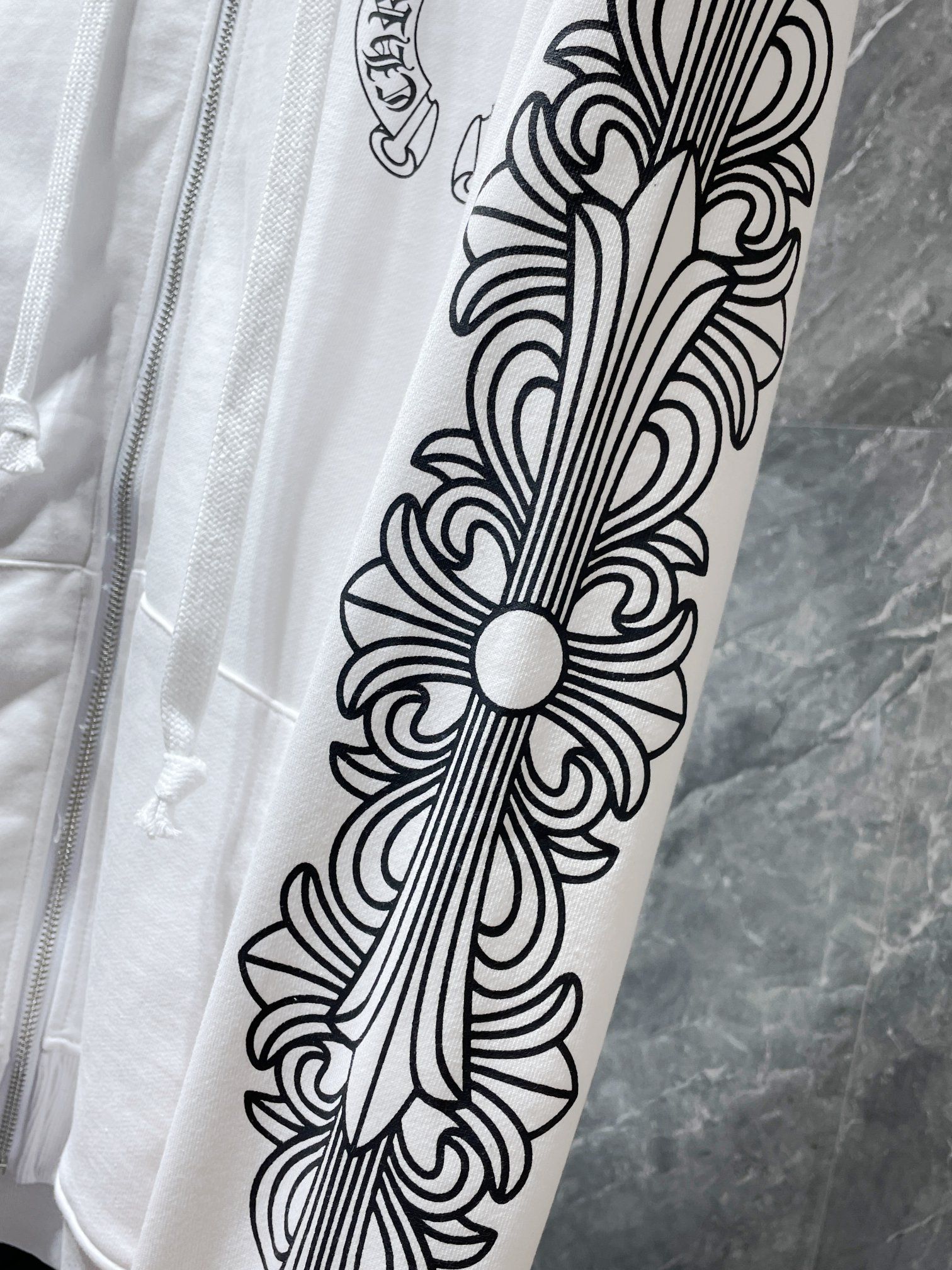 Horse Shoe Logo White Full Zip Hoodie™