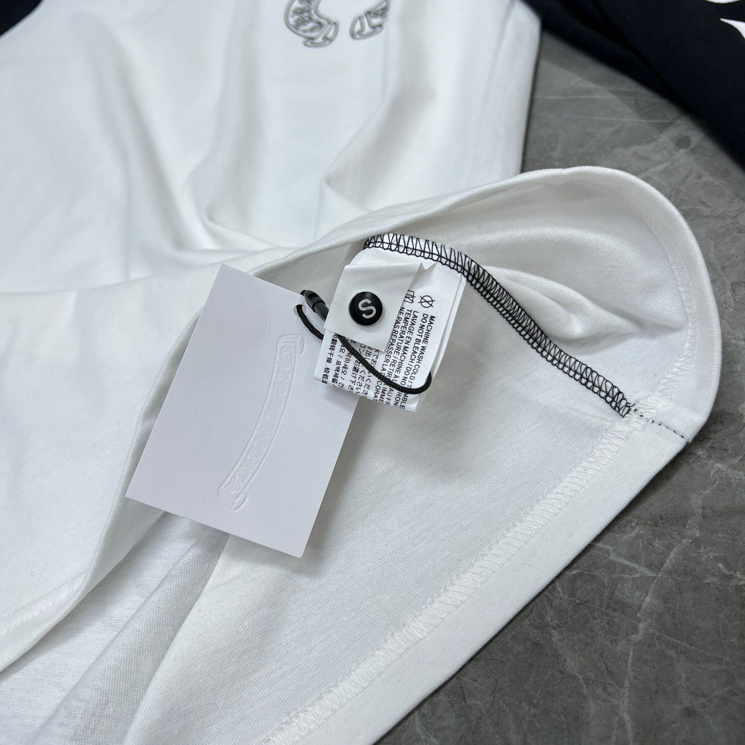 Big Horse Shoe Logo Black & White Long Sleeve™