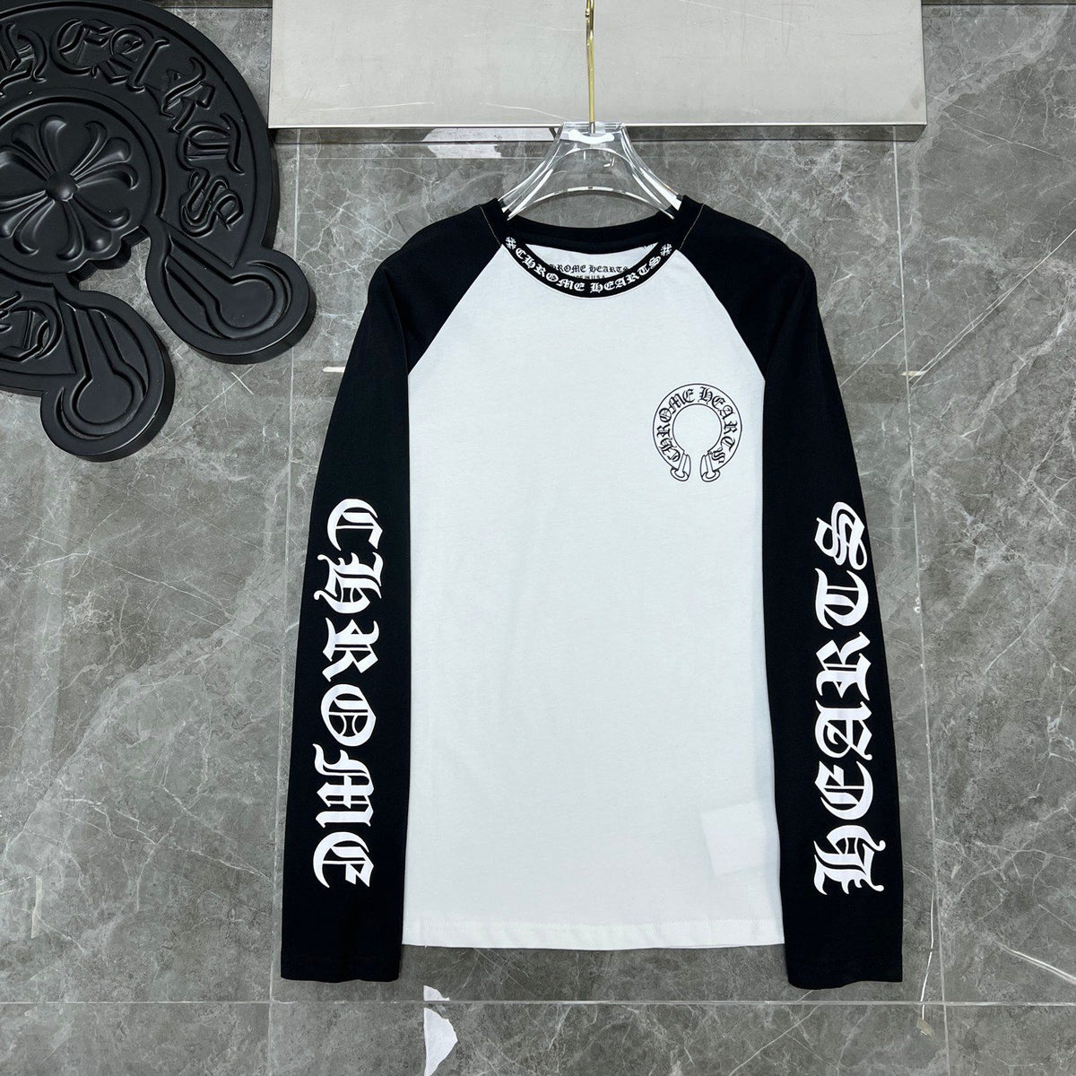 Big Horse Shoe Logo Black & White Long Sleeve™