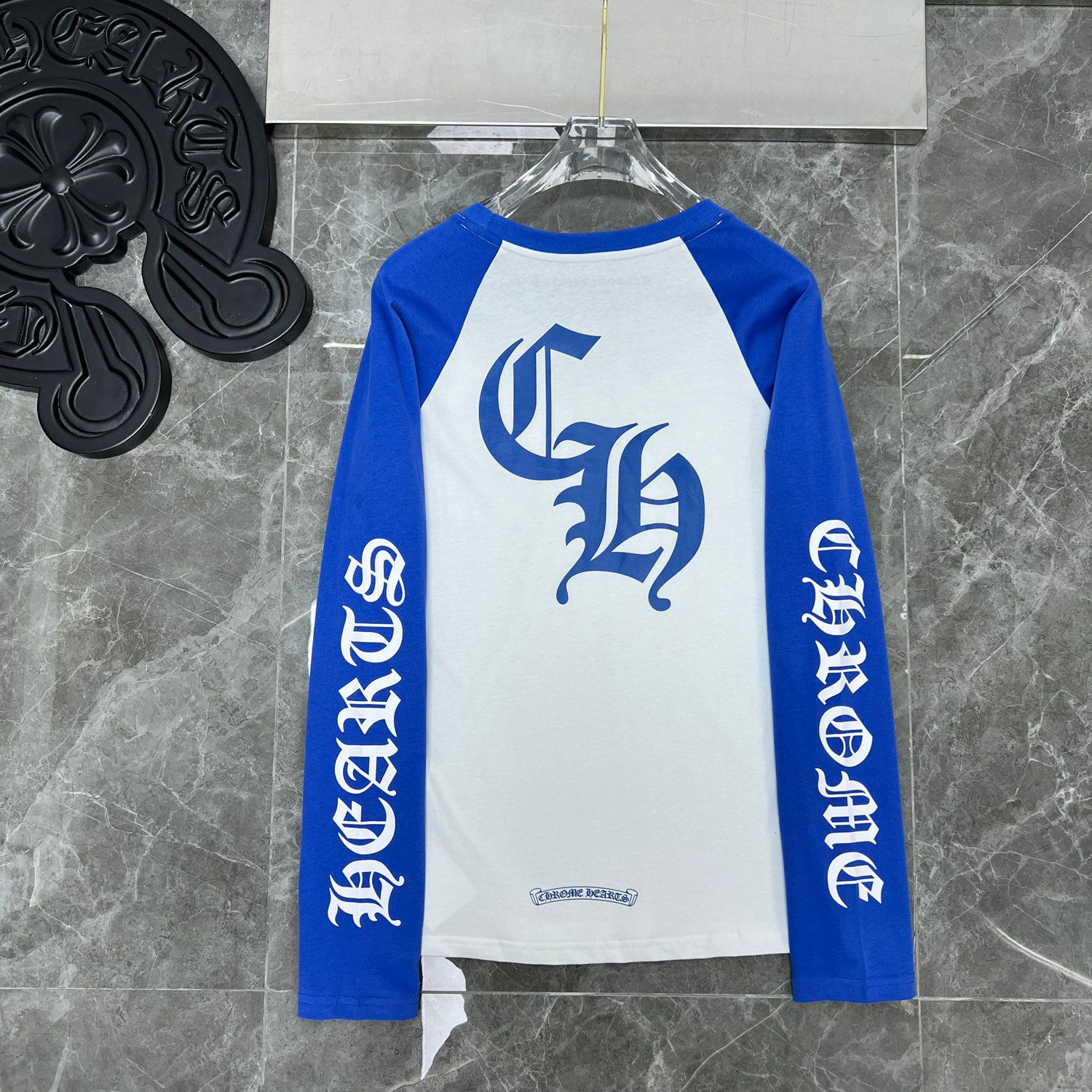 Horse Shoe Logo Baseball White & Blue Long Sleeve™