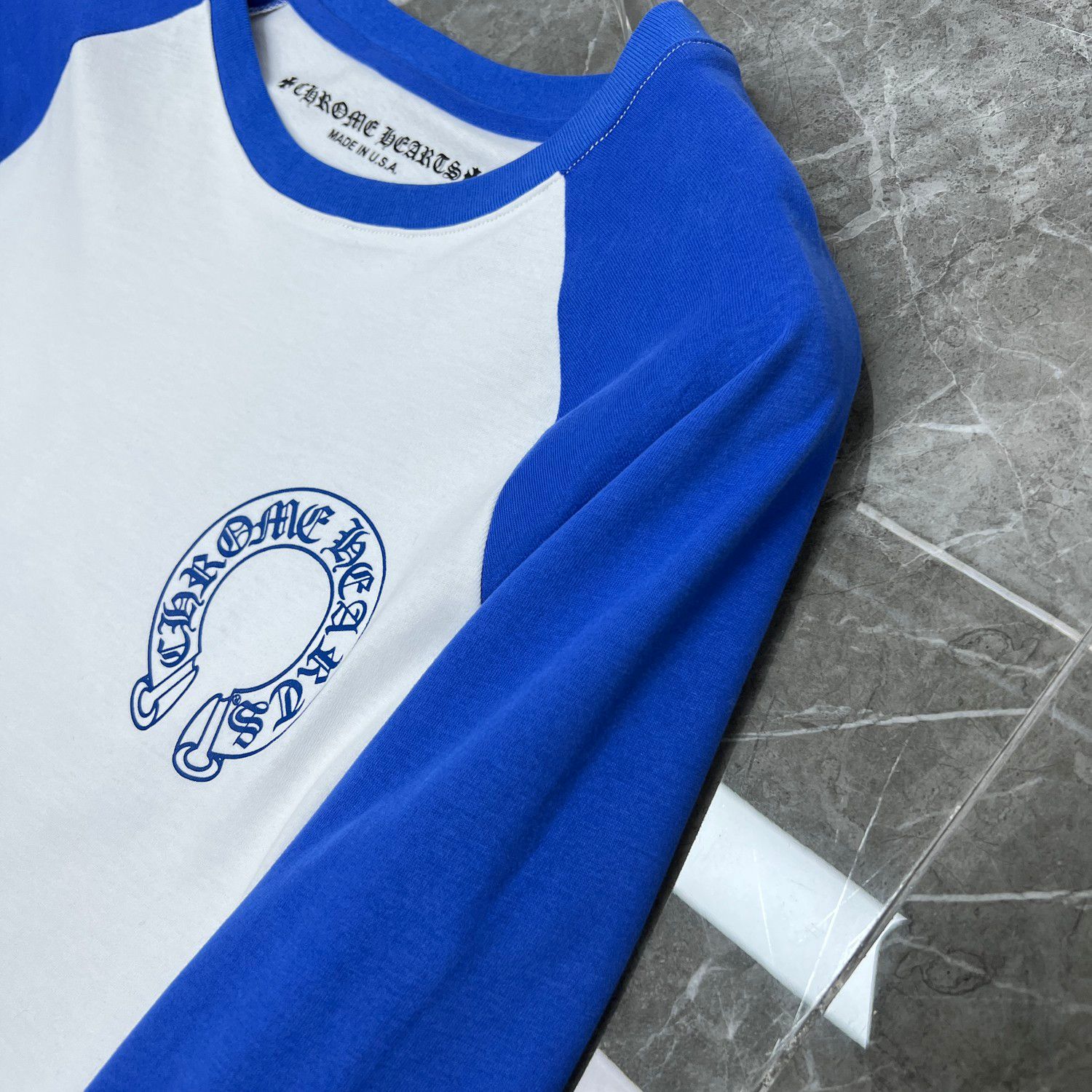 Horse Shoe Logo Baseball White & Blue Long Sleeve™