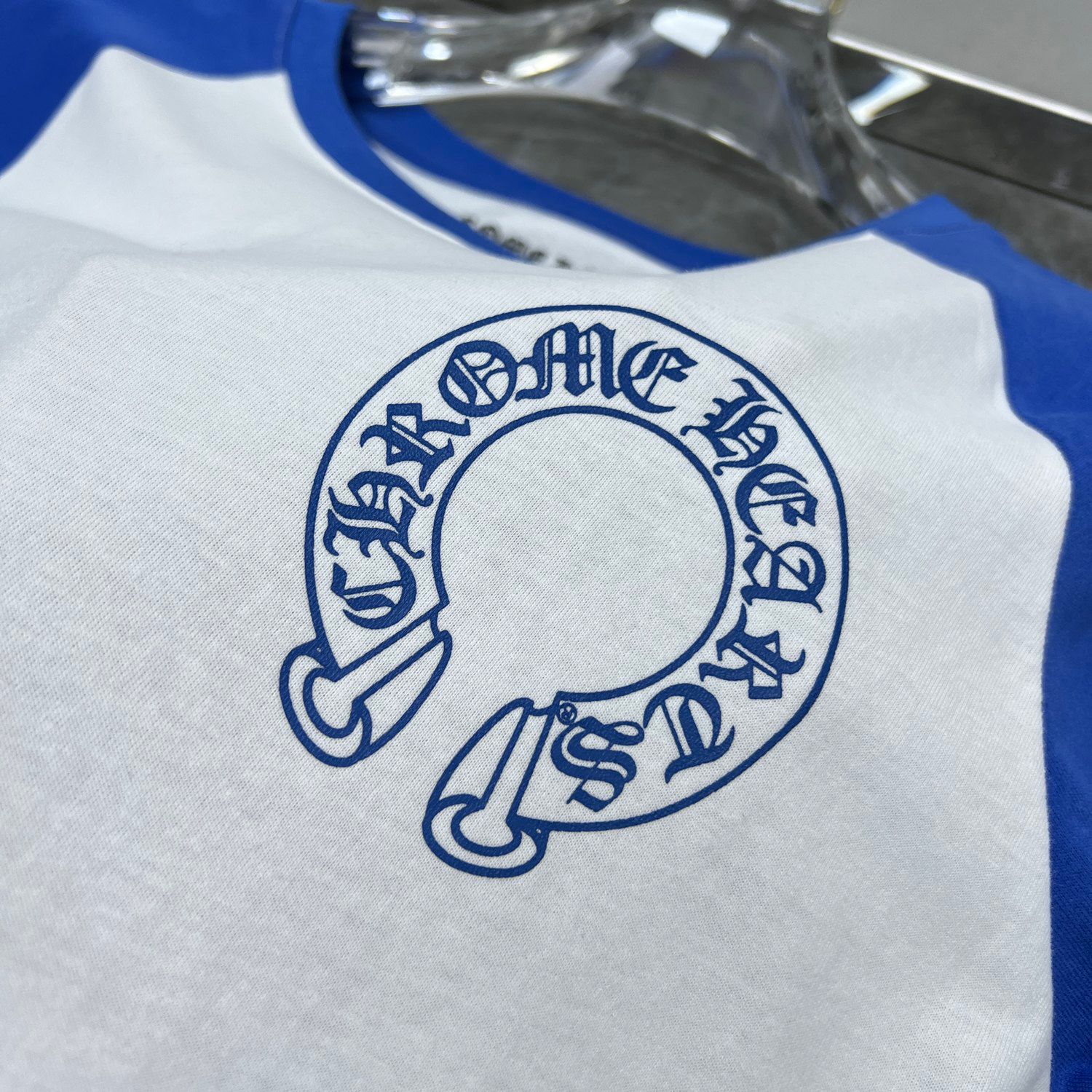 Horse Shoe Logo Baseball White & Blue Long Sleeve™