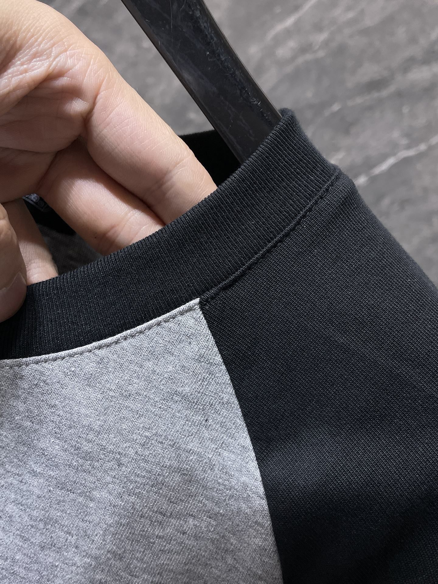 Horse Shoe Logo Grey & Black Long Sleeve™