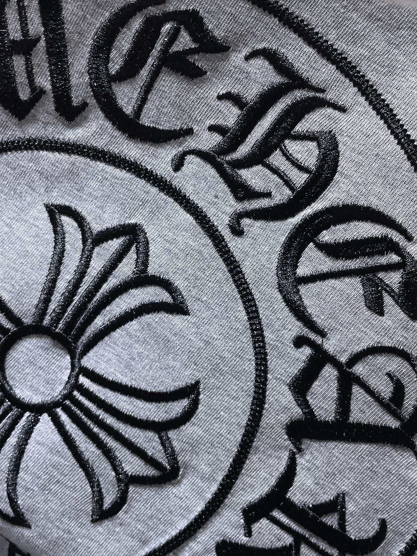 Horse Shoe Logo Grey & Black Long Sleeve™