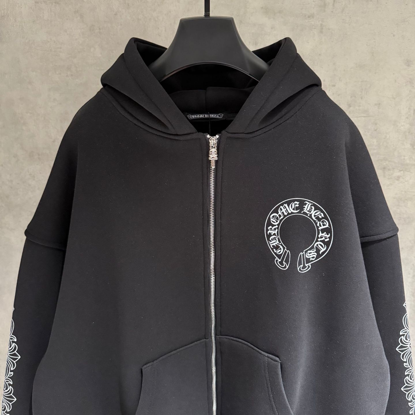 White Horse Shoe Logo Black Oversized Hoodie™