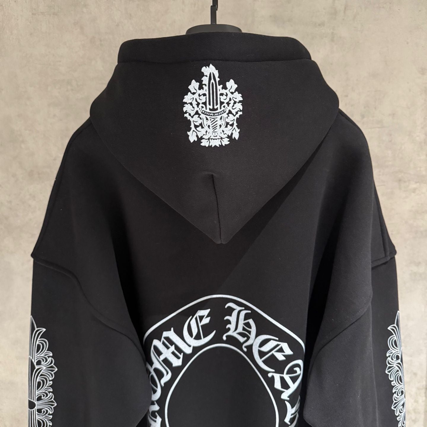 White Horse Shoe Logo Black Oversized Hoodie™