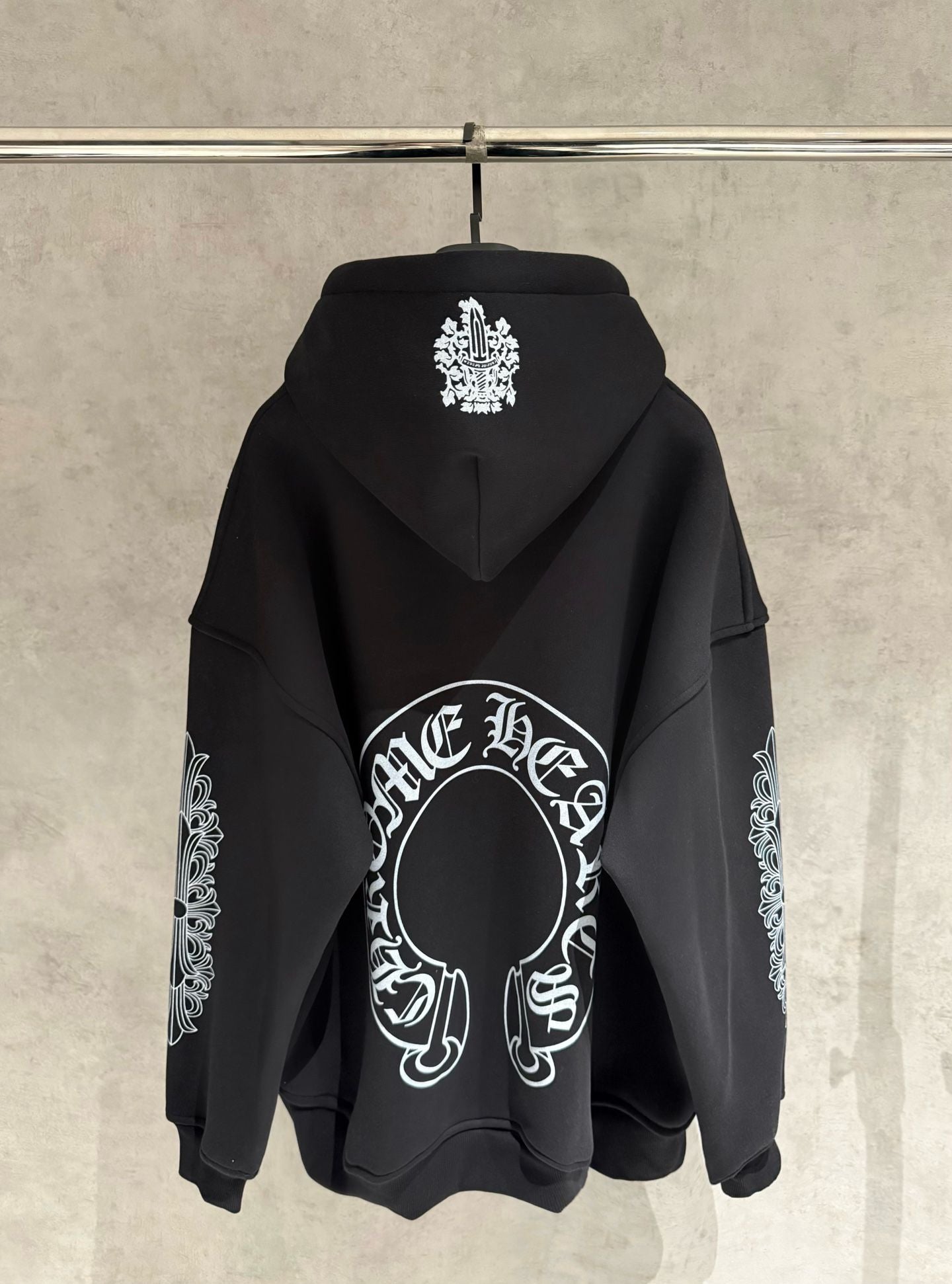 White Horse Shoe Logo Black Oversized Hoodie™
