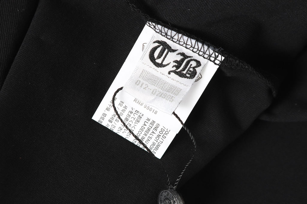 Yellow Typography Collar Black Long Sleeve™