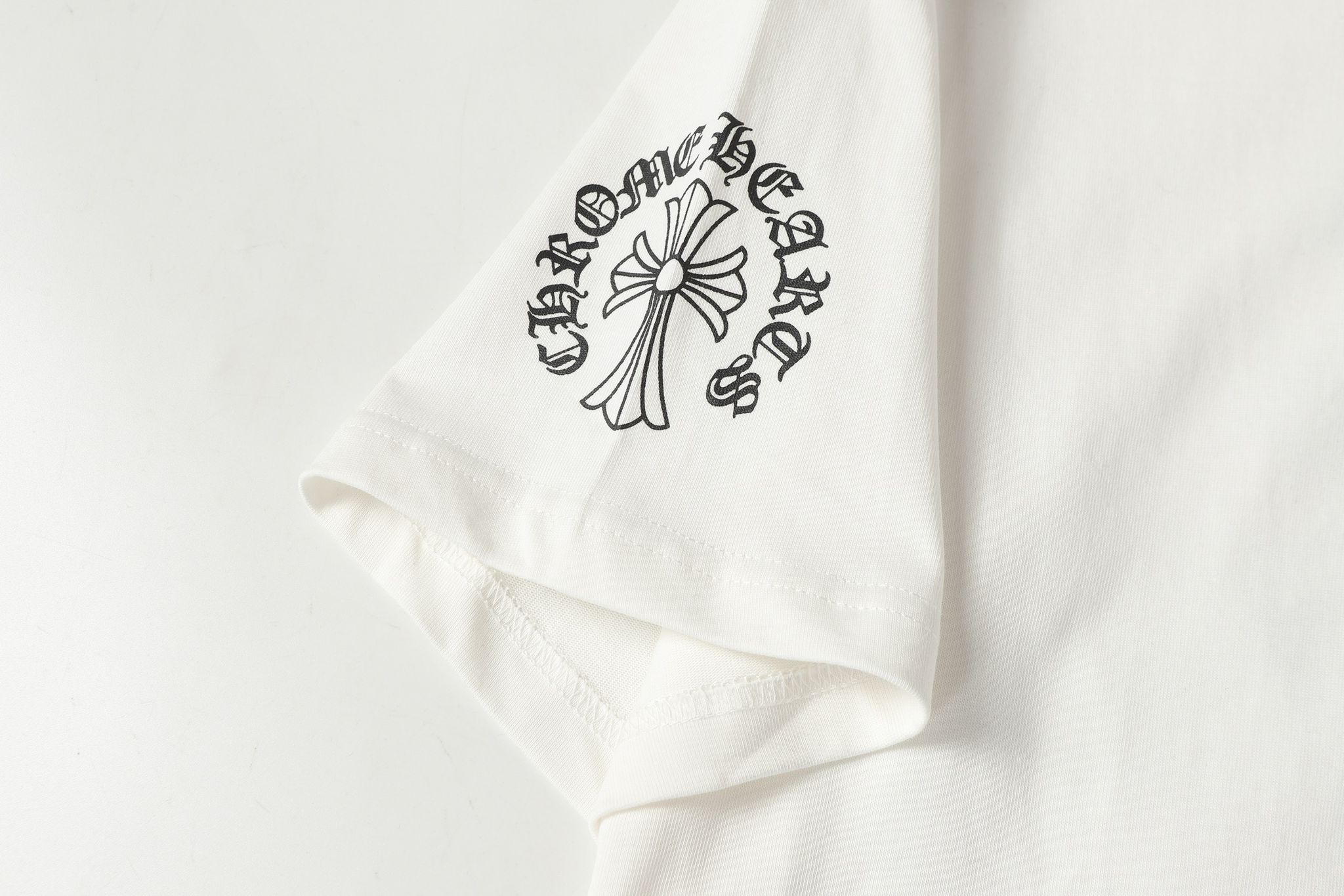 Typography Collar & Horse Shoe Logo White T-Shirt™