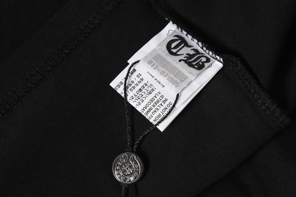 Typography Collar & Horse Shoe Logo Black T-Shirt™