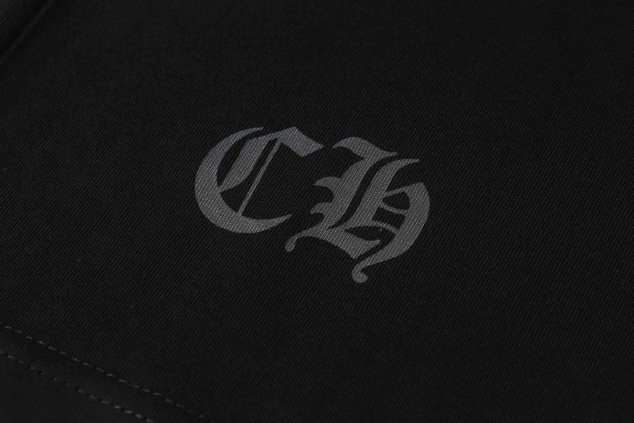 Typography Collar & Horse Shoe Logo Black T-Shirt™