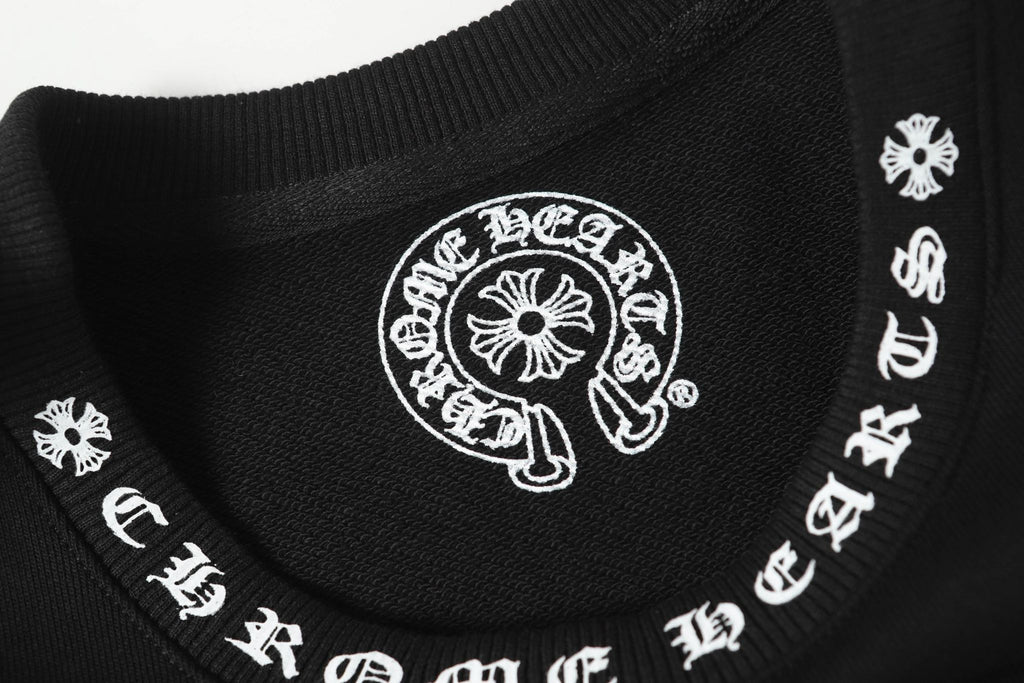 Typography Collar Black Sweatshirt™