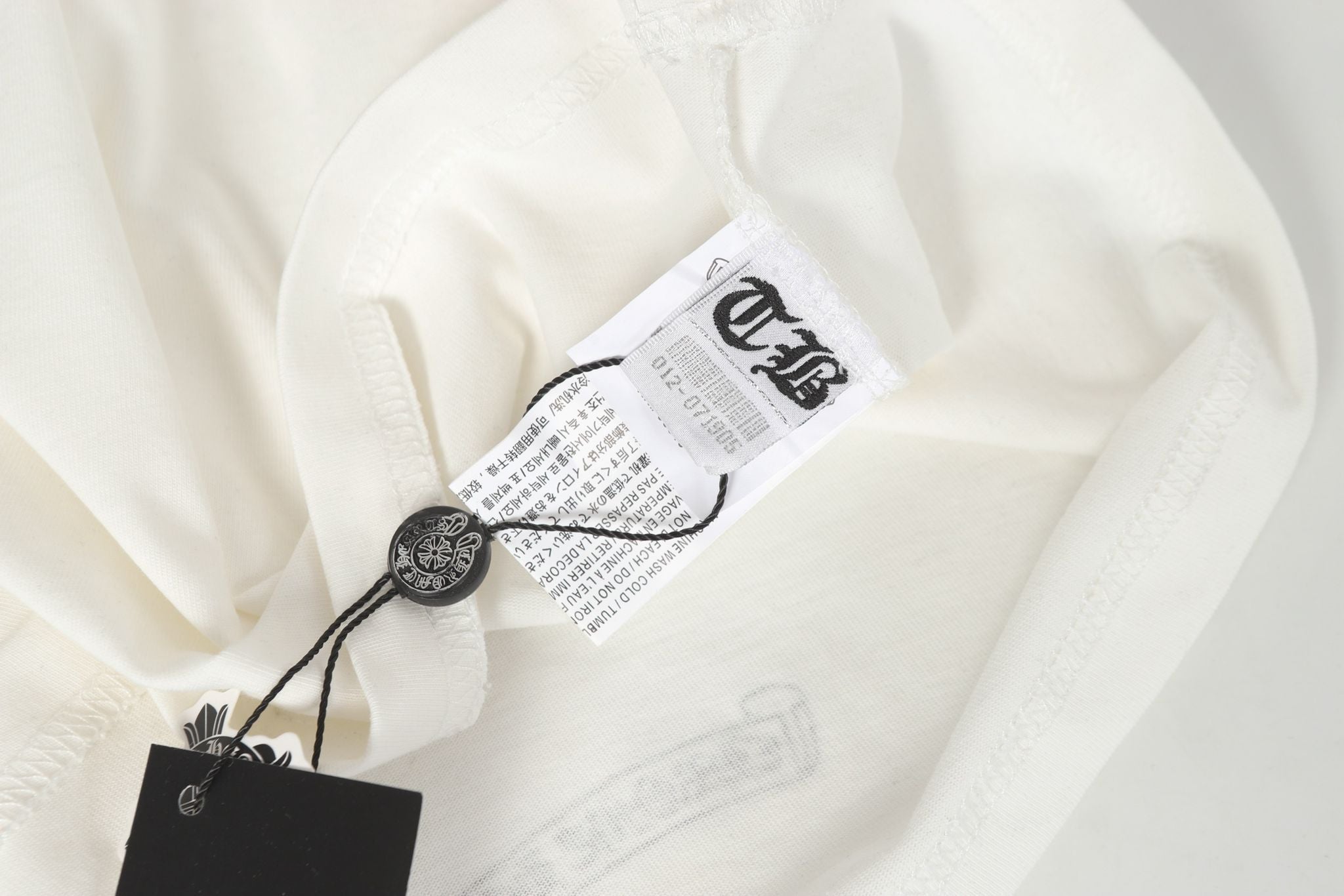 T-Typography Logo Black & White Long Sleeve™
