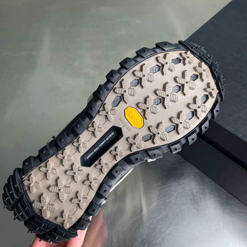 R.O x MNCLR Trailgrip Megalace Black™