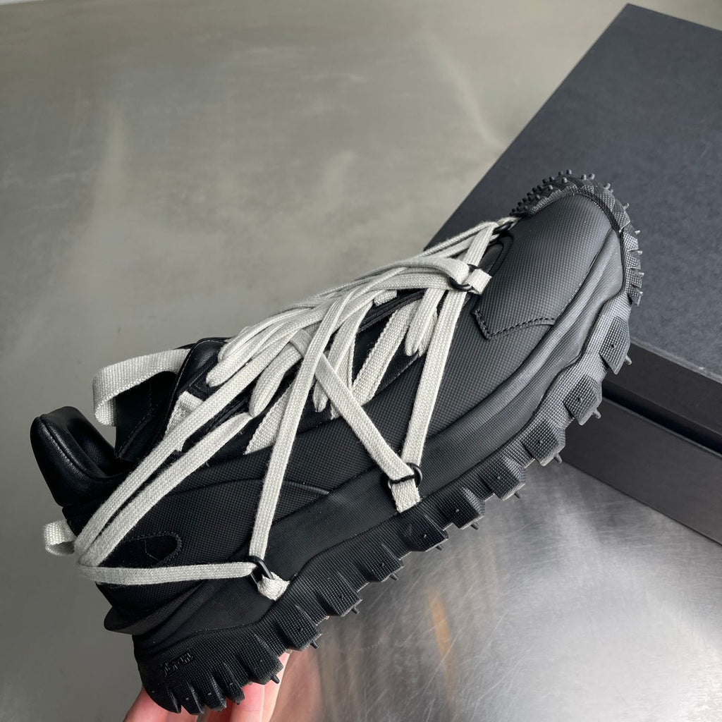 R.O x MNCLR Trailgrip Megalace Black™