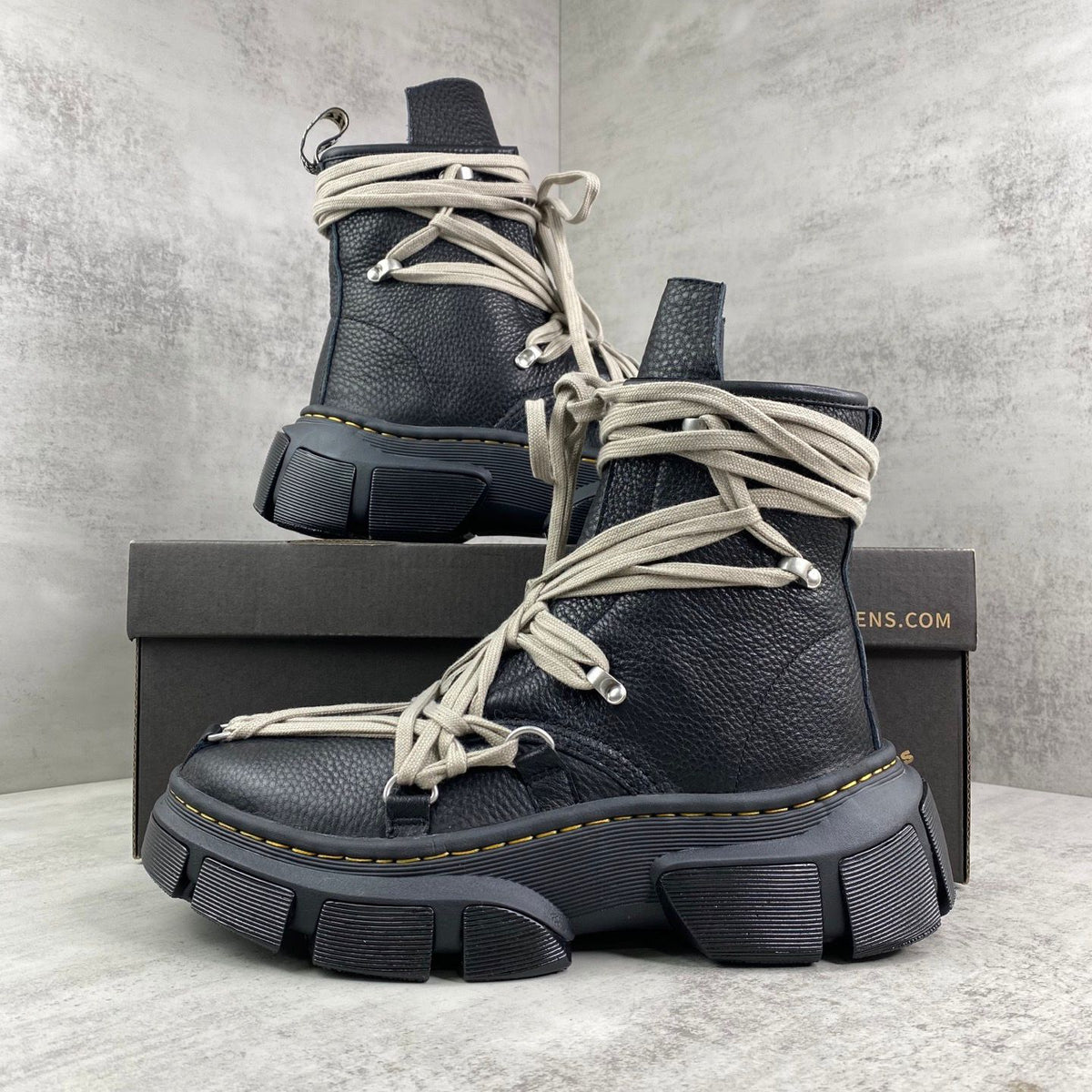 R.O x DR.MRTNS 1460 Leather DMXL Platform Megalace Up Boots™