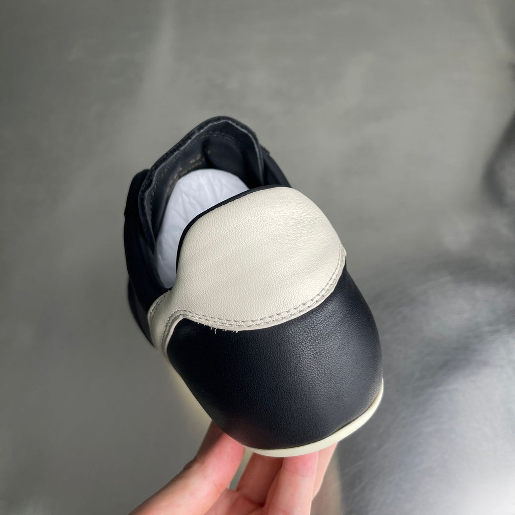 R.O Concordians Minimal Sneaker Black Milk™