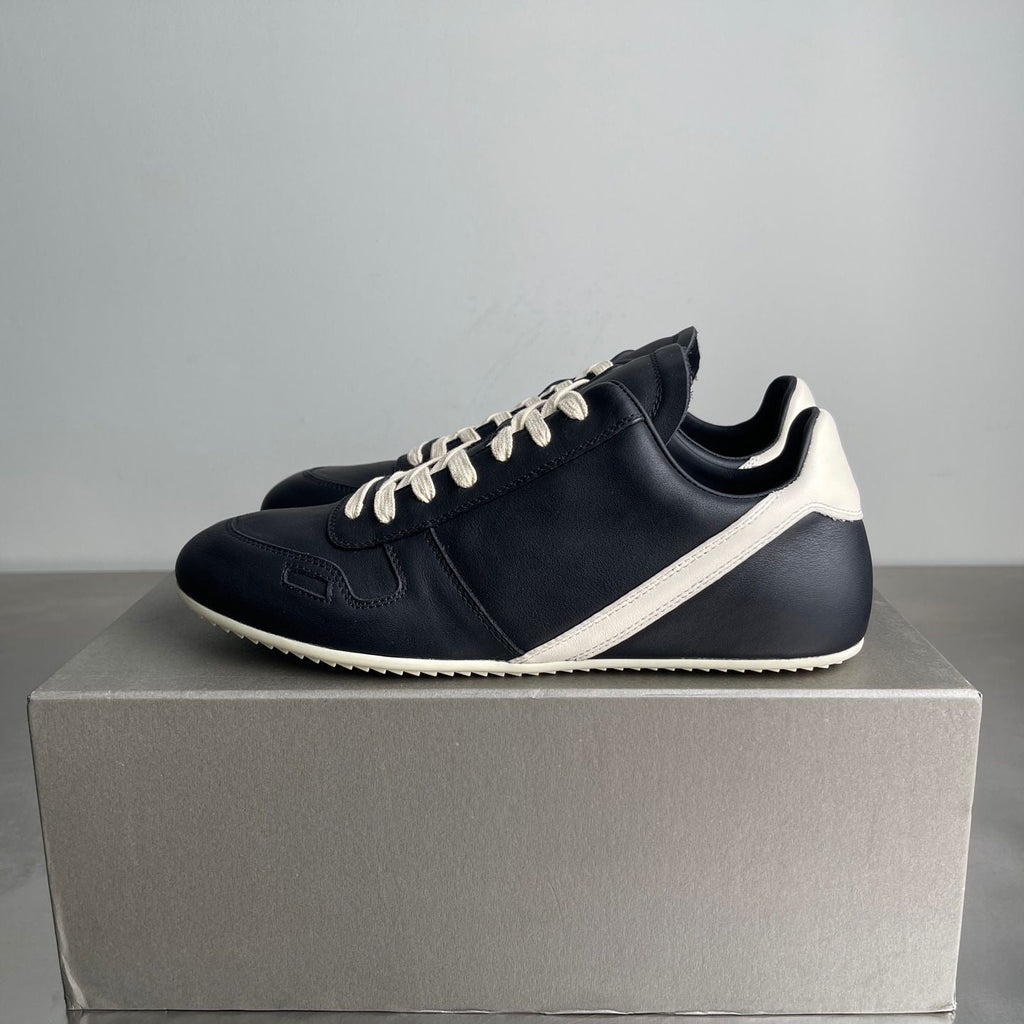 R.O Concordians Minimal Sneaker Black Milk™