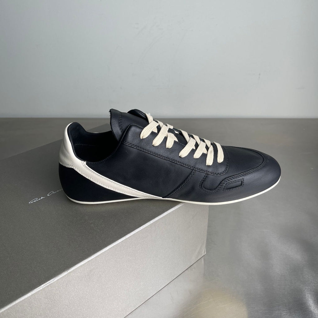 R.O Concordians Minimal Sneaker Black Milk™