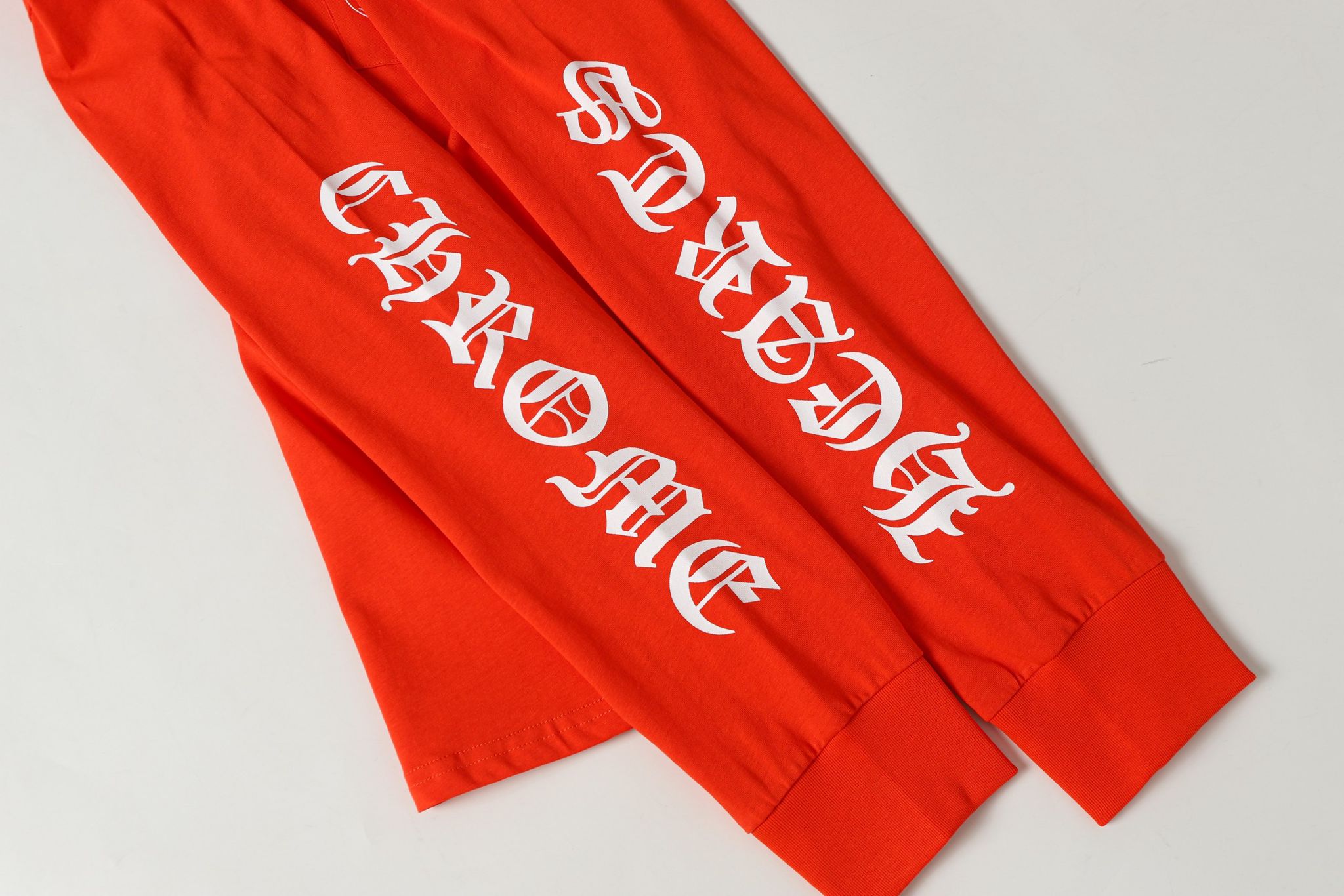 Horse Shoe & Typography Logo Red Long Sleeve™
