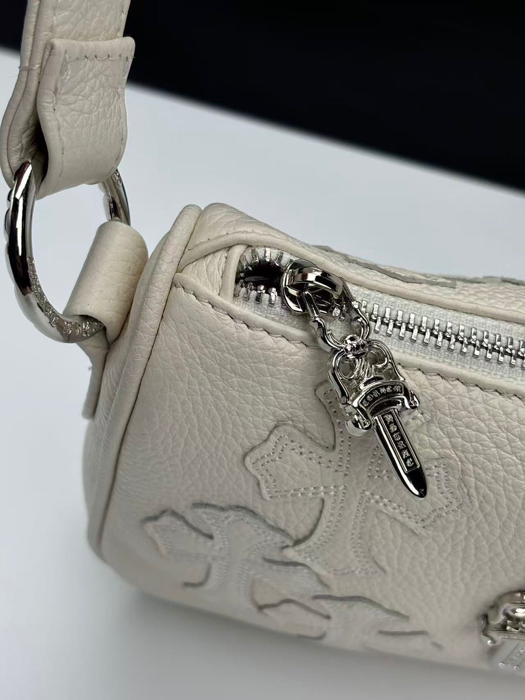 Silver Dagger White Leather Cross Patch Handbag™