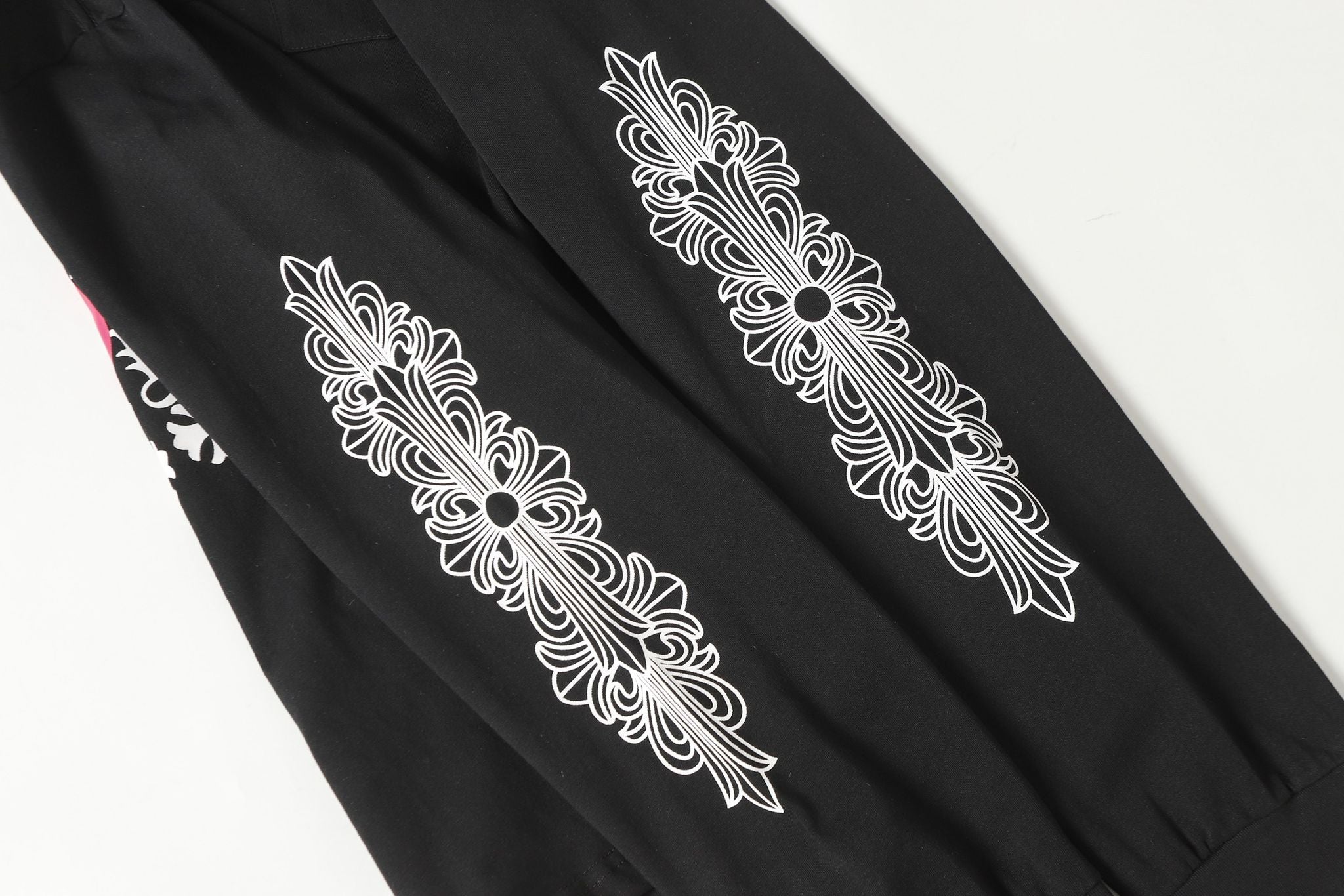 Pink Dagger Crest Black Long Sleeve™