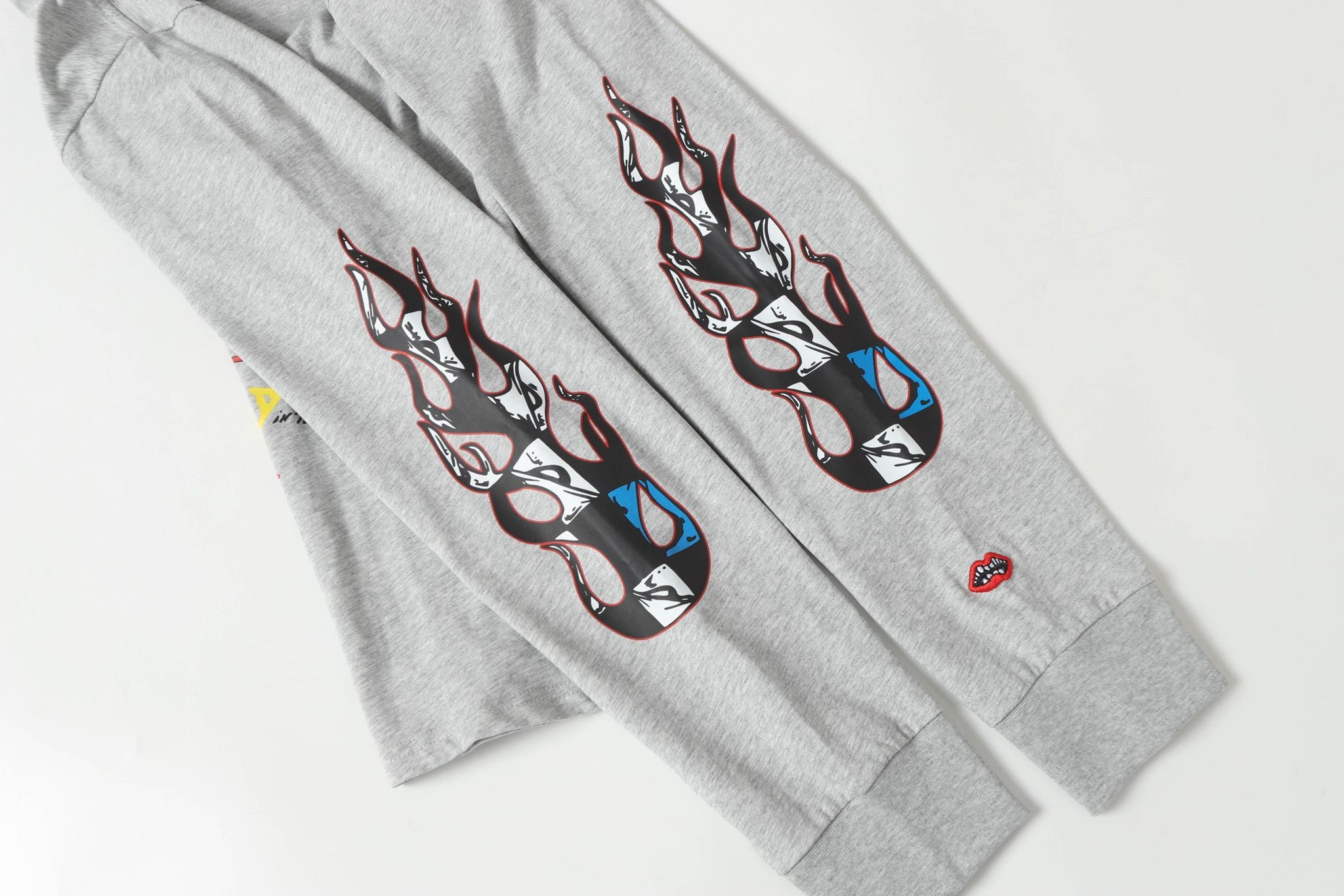 M-Boy Colored Text Grey Long Sleeve™