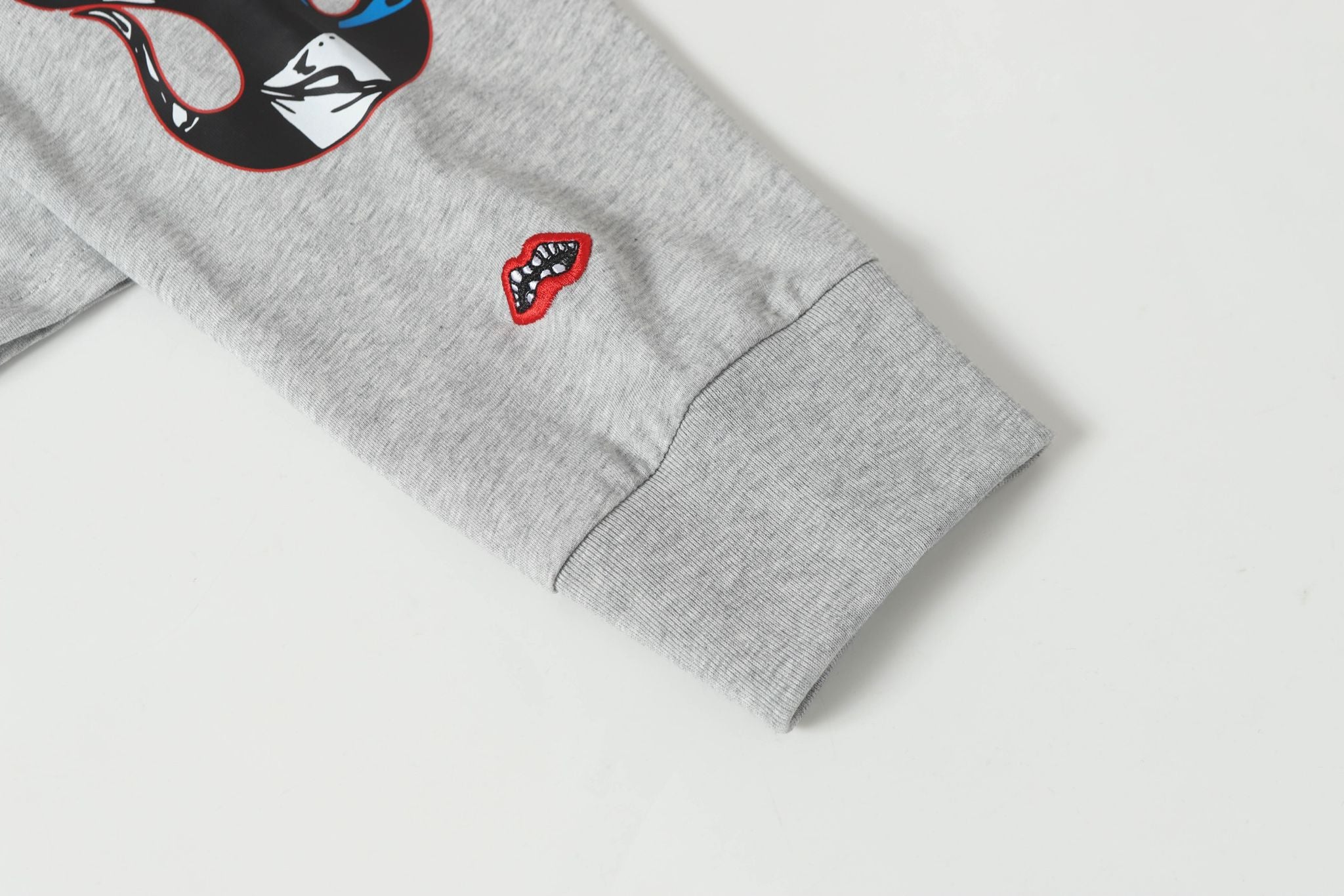 M-Boy Colored Text Grey Long Sleeve™