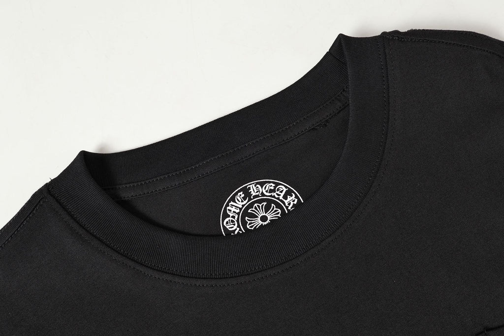 Red Horse Shoe Logo Black T-Shirt™