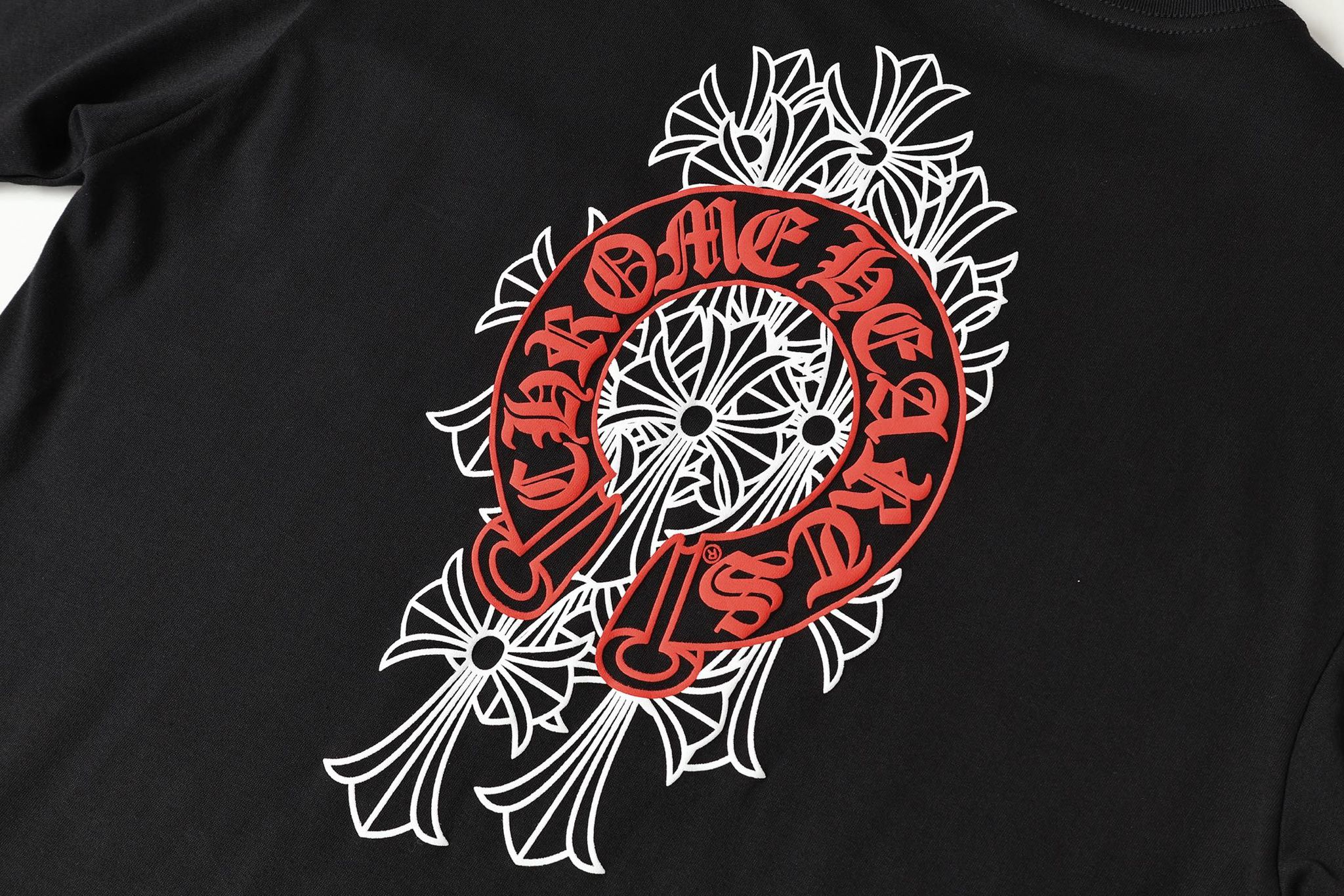 Red Horse Shoe Logo Black T-Shirt™
