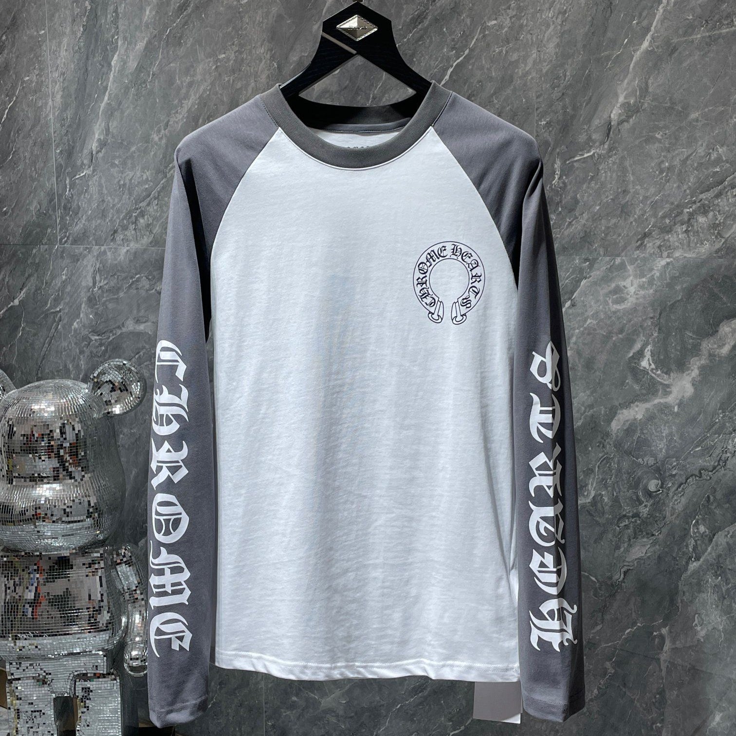 Typography Logo Grey & White Long Sleeve™
