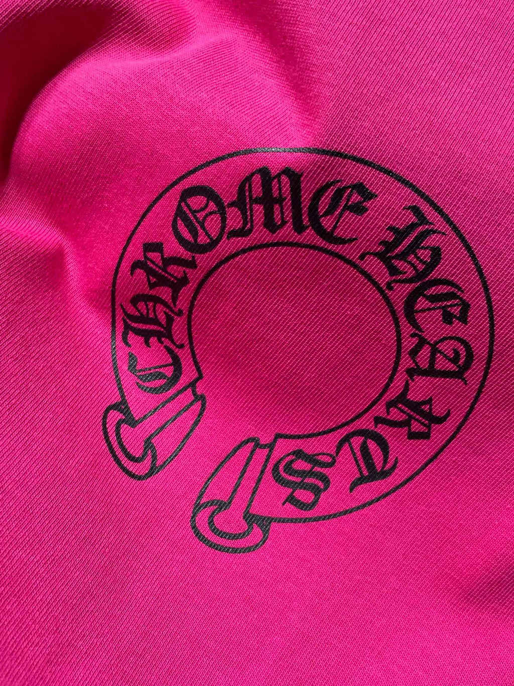 Big Horse Shoe Logo Hot Pink Long Sleeve™