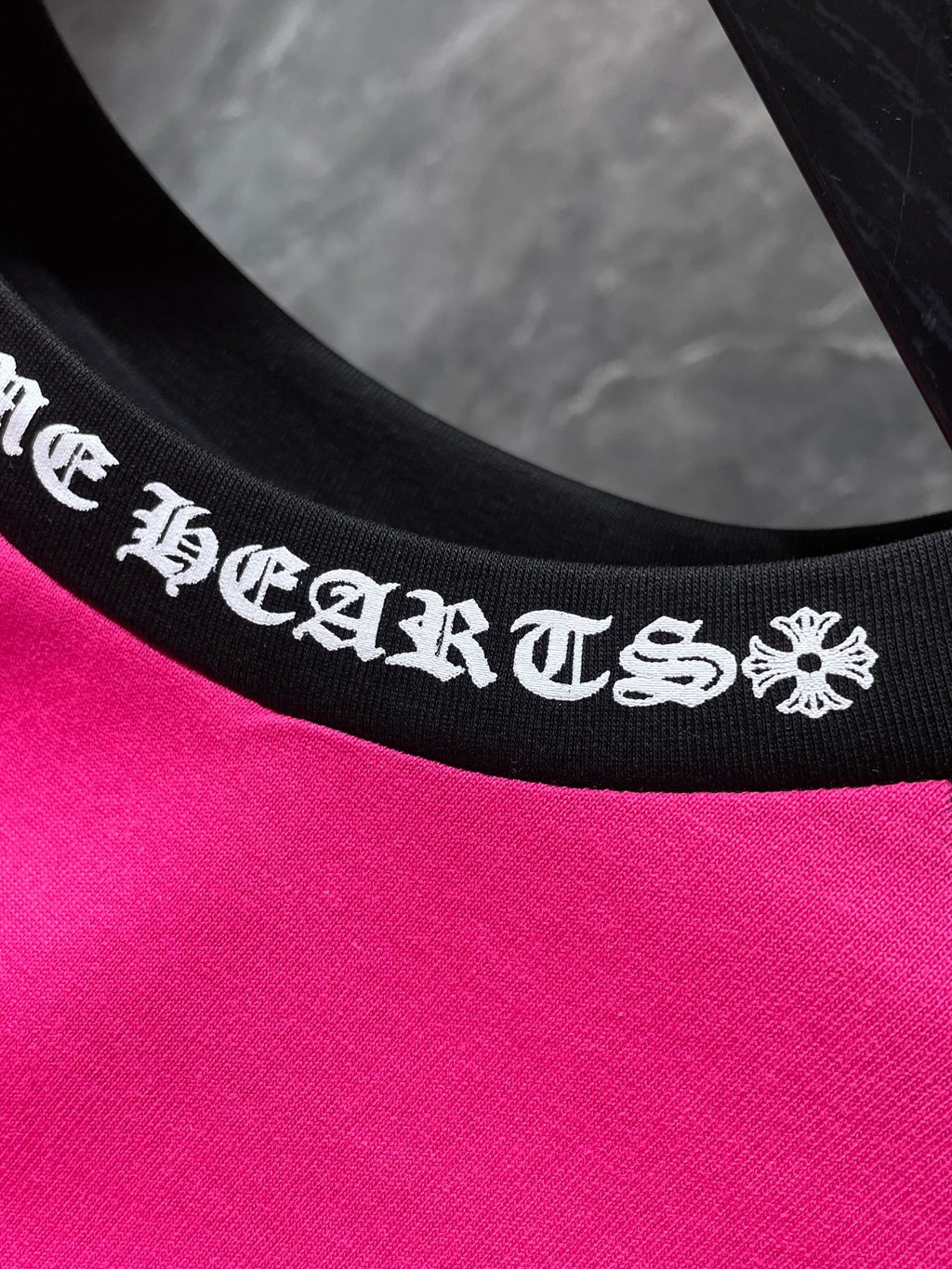 Big Horse Shoe Logo Hot Pink Long Sleeve™