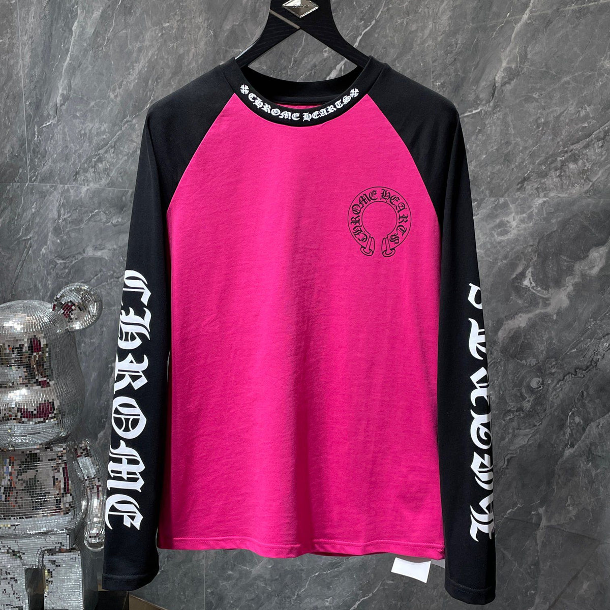 Big Horse Shoe Logo Hot Pink Long Sleeve™