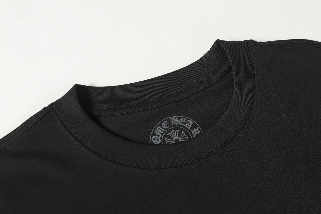 Multi Color Crosses Horse Shoe Logo Black T-Shirt™