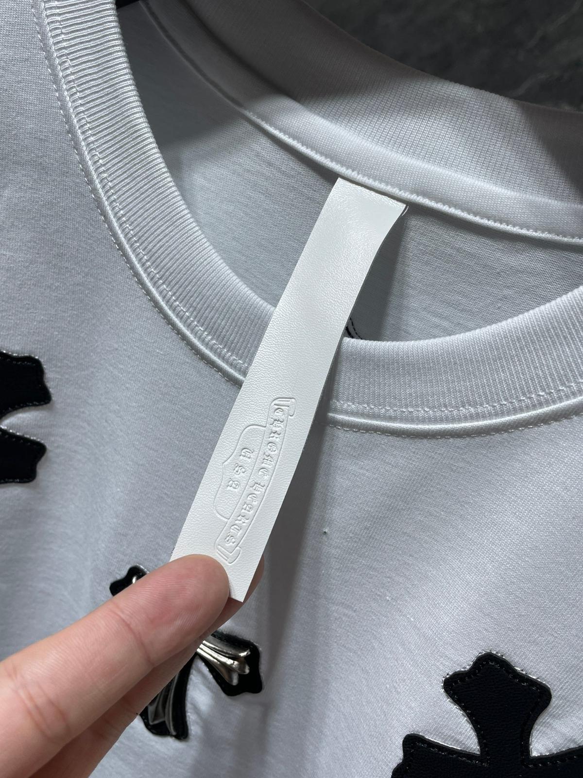 Leather Crosses Neck Collar White T-Shirt™