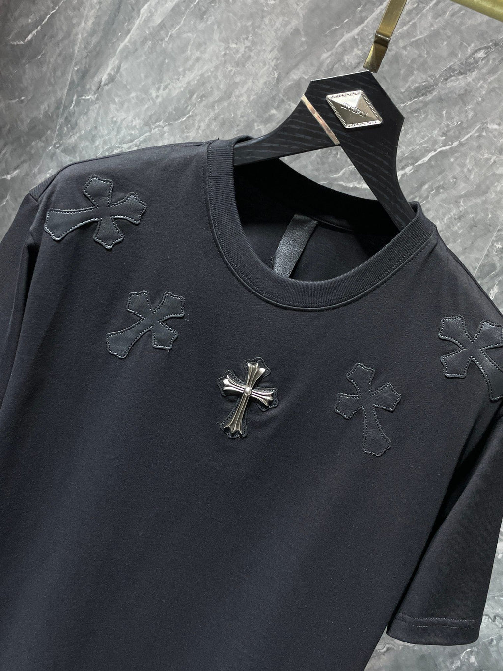 Leather Crosses Neck Collar Black T-Shirt™