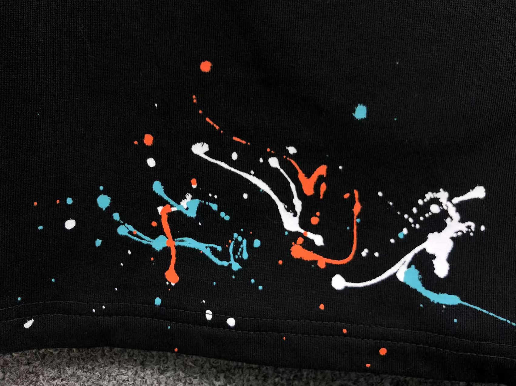 Horse Shoe Logo Paint Drip Black Sweatshorts™