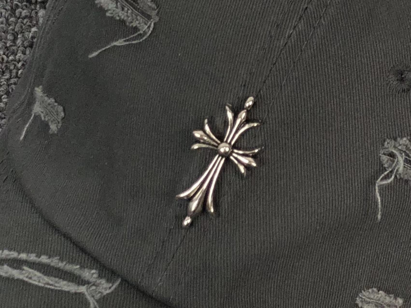 Metallic Cross Torn Fabric Baseball Cap™