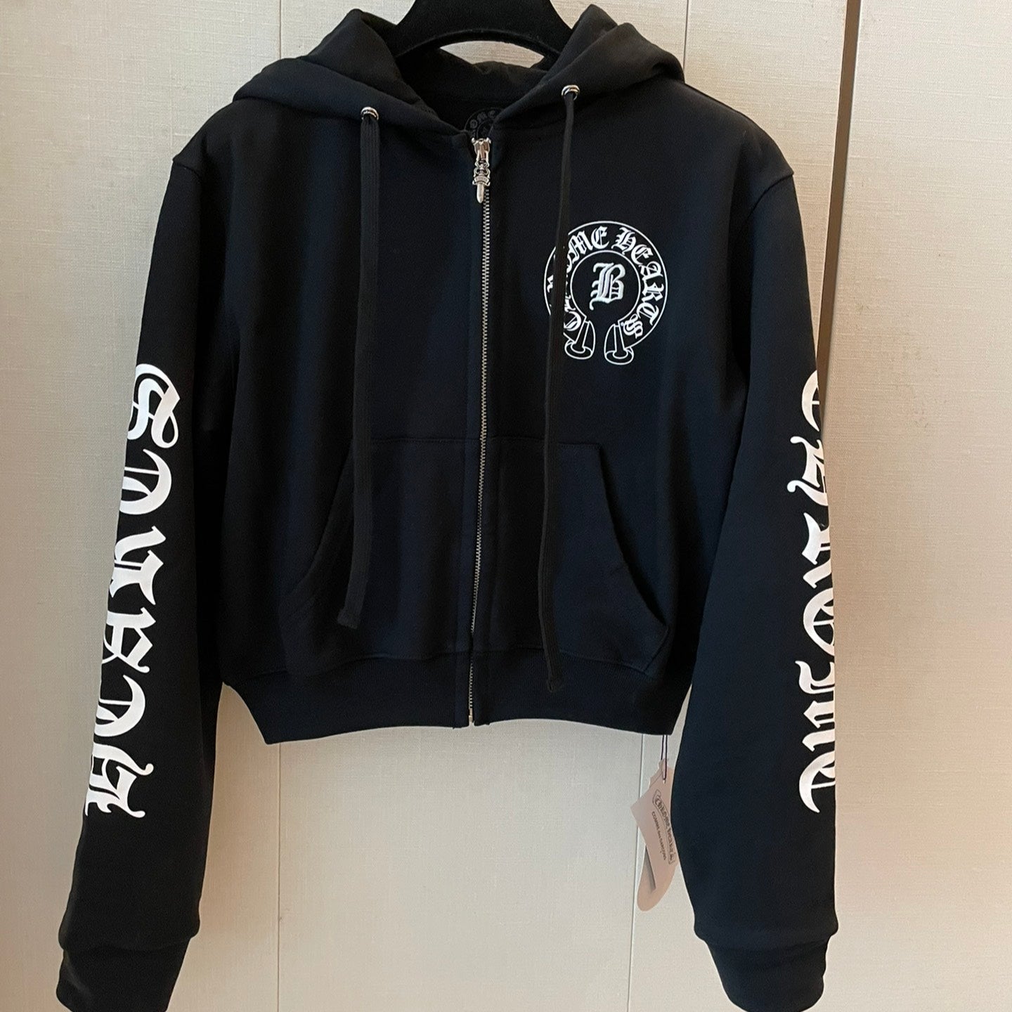 Horse Shoe Logo Women's Cropped Black Hoodie™
