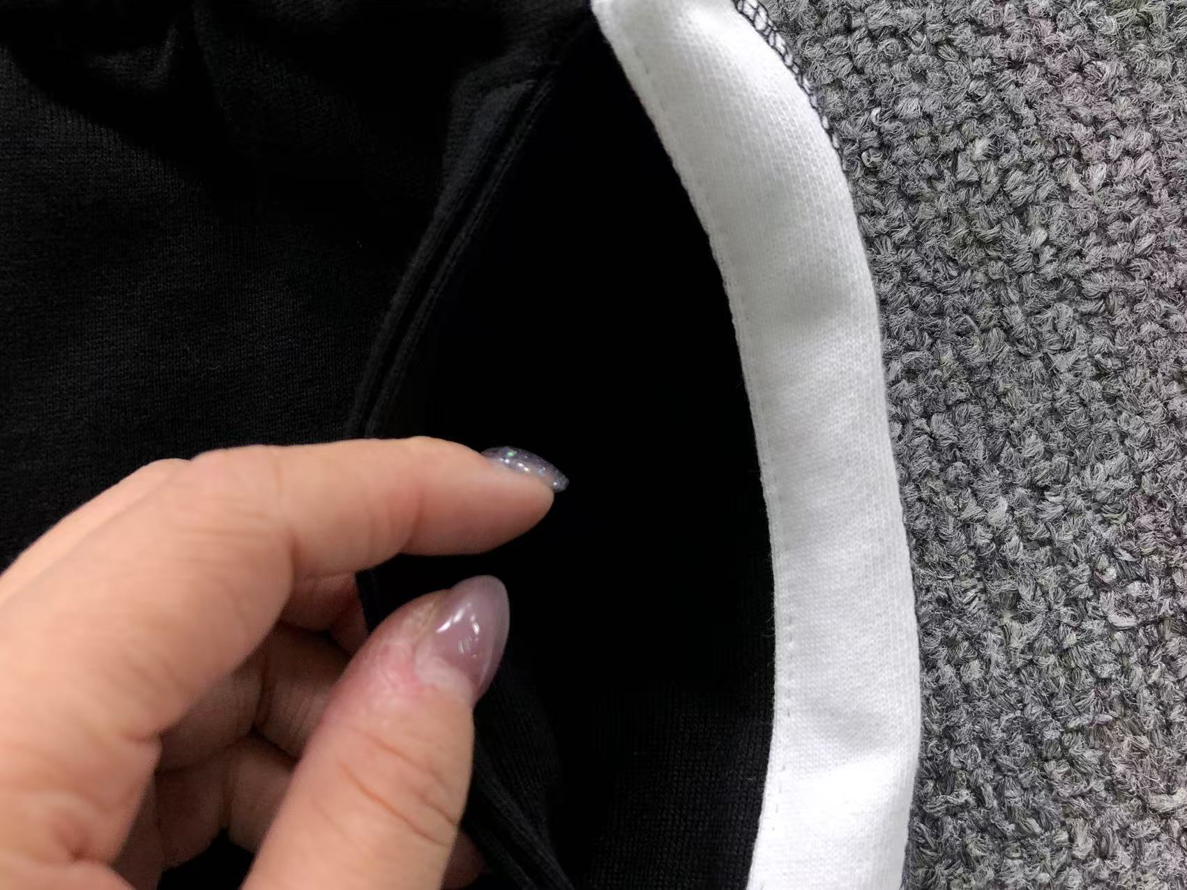 Horseshoe Logo White Stripe Black Sweatpants™